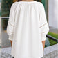 🔥🔥60 % Rabatt👚Damen-Casual-V-Ausschnitt-Shirt mit 3/4-Laternenärmeln, Falten, lockerer Hohlmuster-Bluse💃