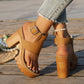Sandalen mit breitem Absatz und Riemchen um den Knöchel