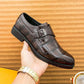 Klassische Herrenschuhe aus Kunstleder mit einer Schnalle