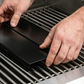 🍖 LIMITED-TIME 50% RABATT! ✨ Verstellbare Grill-Abdeckplatte – Emaillierter Stahl, Rostfrei, 11.75-21" 🔧