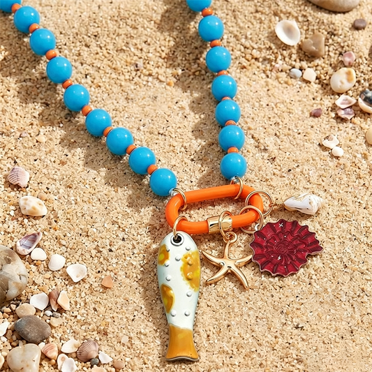Lebhafte Boho-Küsten-Perlenkette